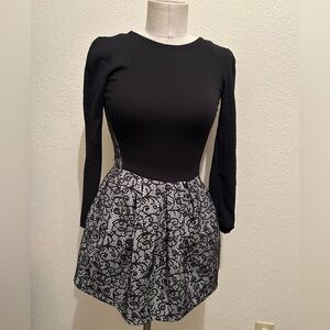 Wilfred Aritzia Black and White Long Sleeve Dress